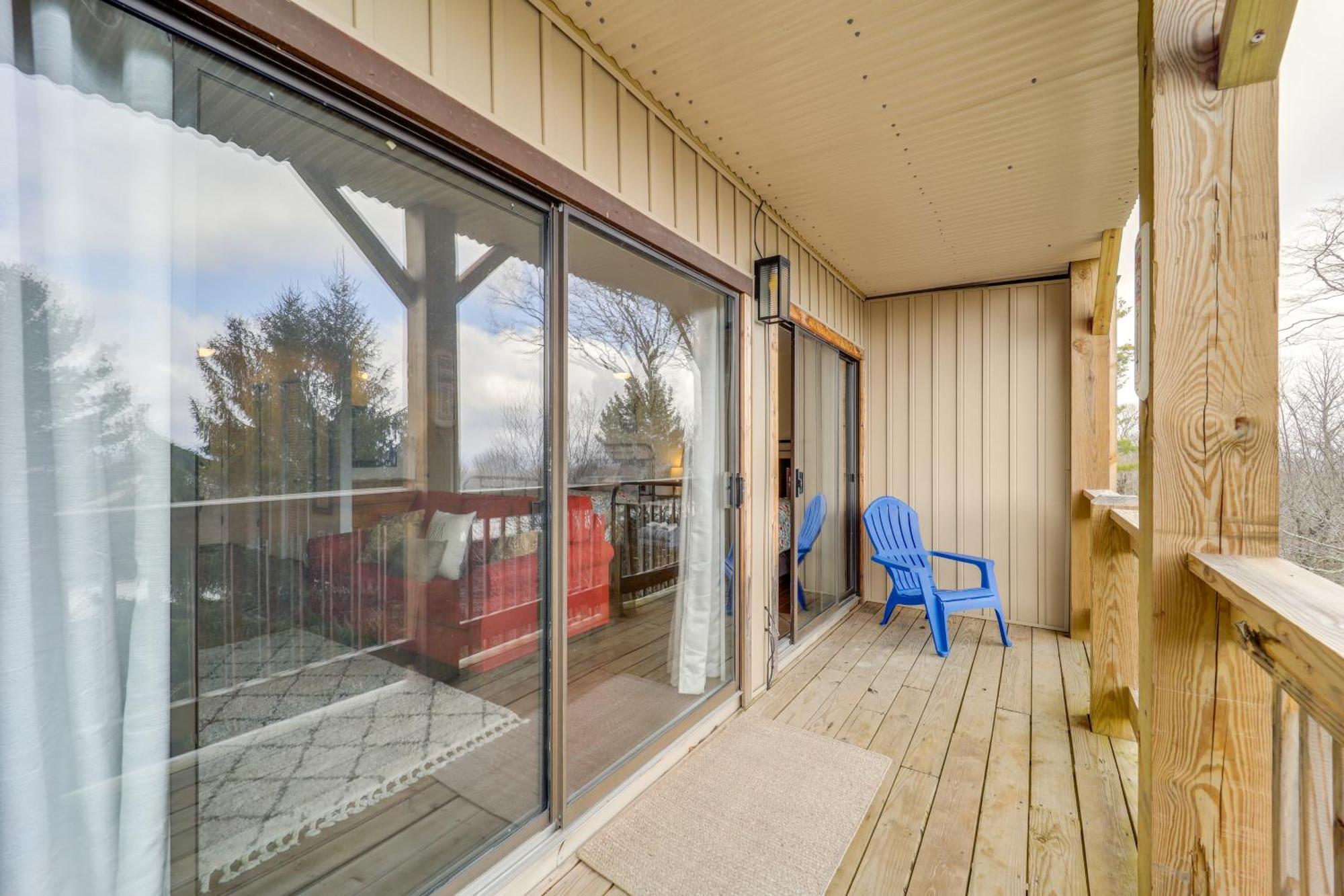 Beech Mountain Studio With Balcony Less Than 1 Mi To Skiing! Exterior photo
